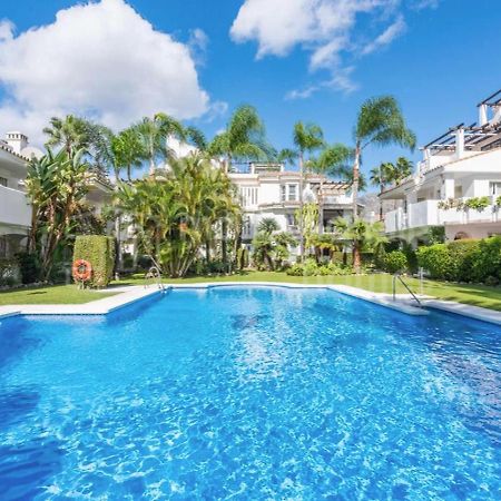 マルベーリャ 4 Bed House With Pool Walk To Puerto Banus Fast Internetヴィラ エクステリア 写真