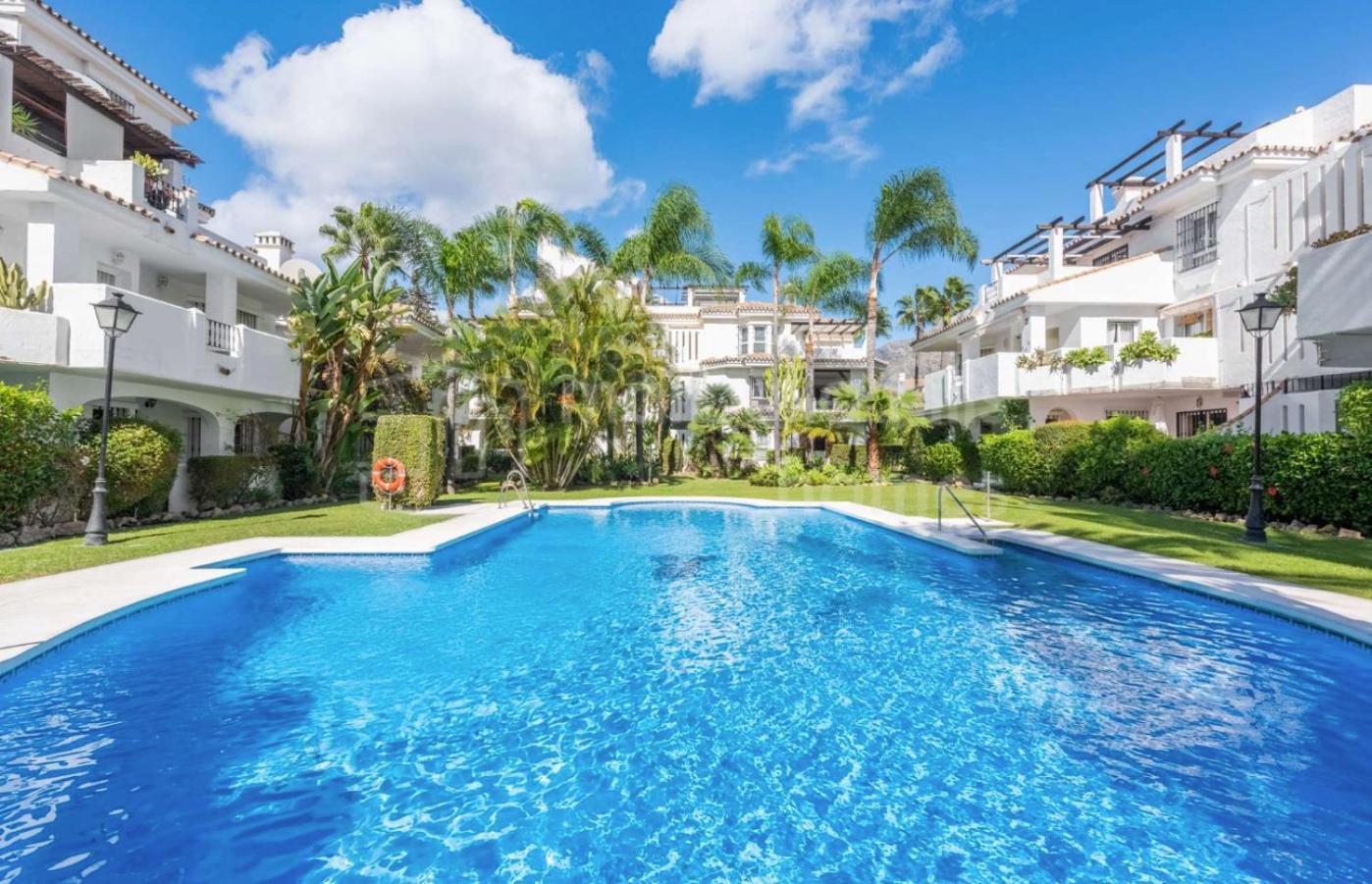 マルベーリャ 4 Bed House With Pool Walk To Puerto Banus Fast Internetヴィラ エクステリア 写真