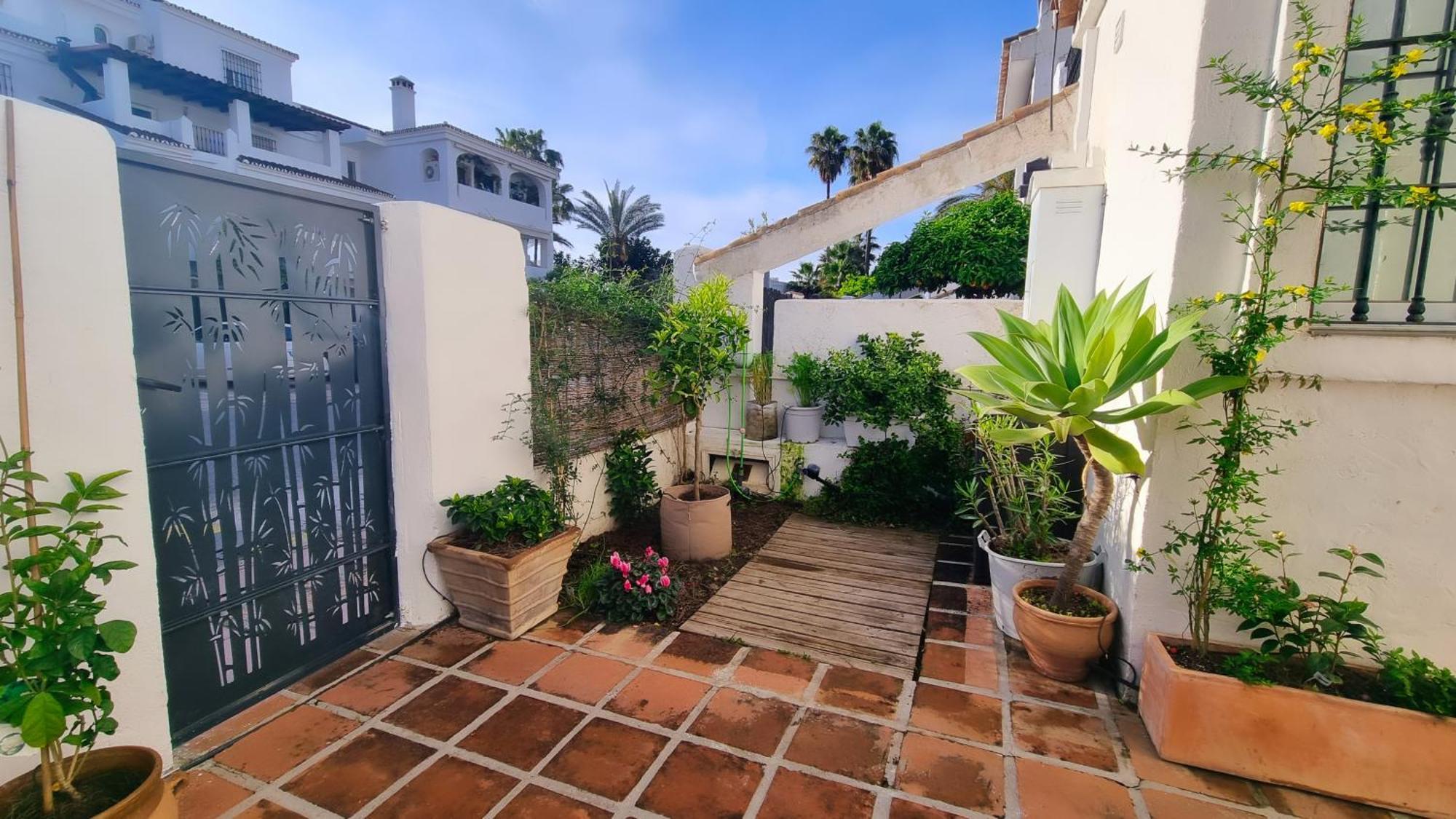 マルベーリャ 4 Bed House With Pool Walk To Puerto Banus Fast Internetヴィラ エクステリア 写真